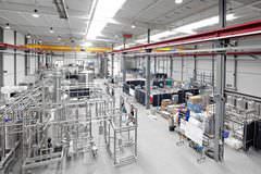 verfahrenstechnische Fertigung, Blick in die Werkshalle