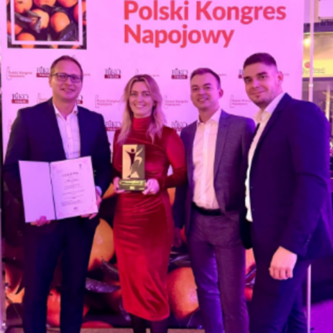 Ruland Poland wins innovation award for process solution in the beverage industry Bild mit Preisträgern und Preis